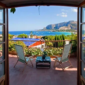 *** Couette-café Il Glicine Sul Golfo Italie